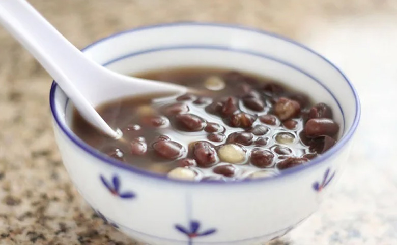 Cách nấu chè bột lọc đậu đỏ: thành phẩm