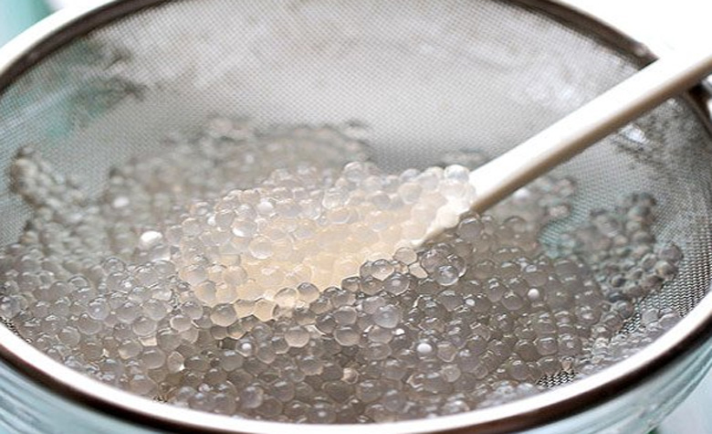 Cách nấu chè khoai lang bột báng: Sơ chế bột báng