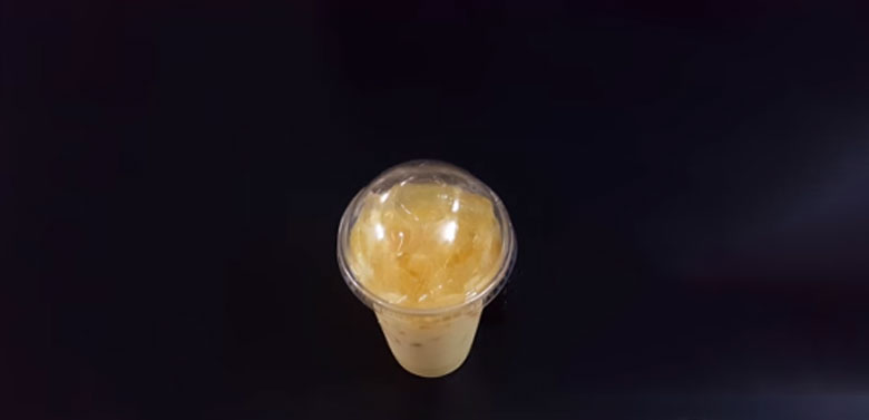 Cùng thưởng thức ly trà sữa ô long thơm ngon có thể bạn cho thêm cùng topping