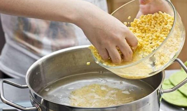 Cách nấu chè đỗ xanh: Ninh đỗ xanh