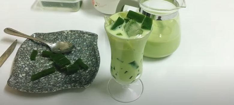 Thưởng thức trà sữa bằng bột trà xanh thơm ngon quyện với chát nhẹ của trà