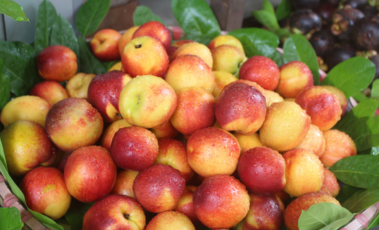 Cách pha trà đào mật ong ấm áp: Cách chọn đào ngon