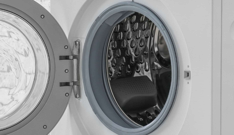 Máy sấy Electrolux không quay nên kiểm tra lại phần cửa xem có bị kẹt không