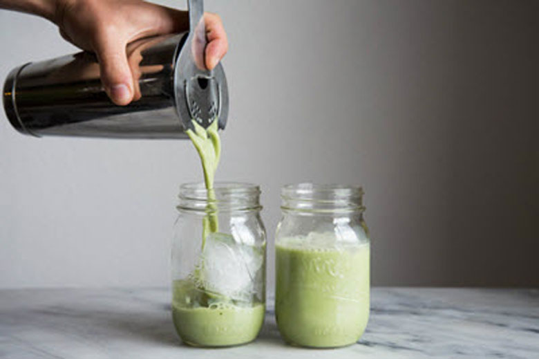 Cách làm trà sữa bằng lá chè xanh thơm ngon, hấp dẫn và đúng vị