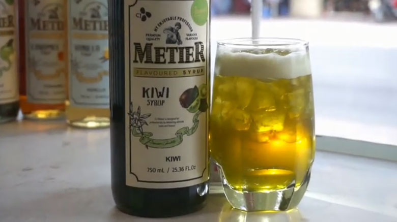 Cách nấu hồng trà kiwi