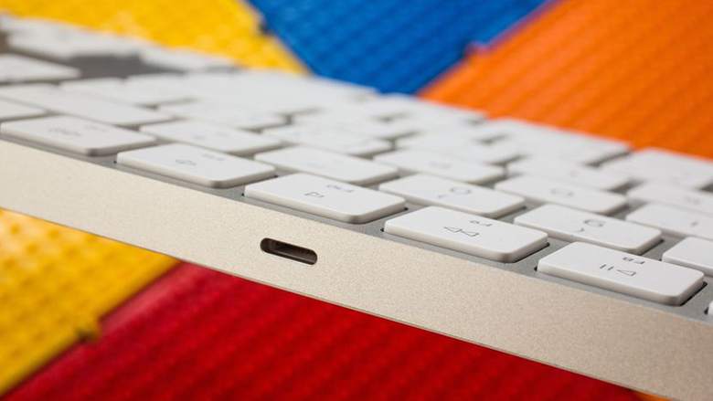 Bàn phim Apple Magic Keyboard with Numeric Keypad MQ052ZA/A có cổng lightning