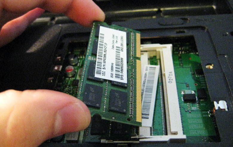 Laptop không lên màn hình chính bị lỗi RAM