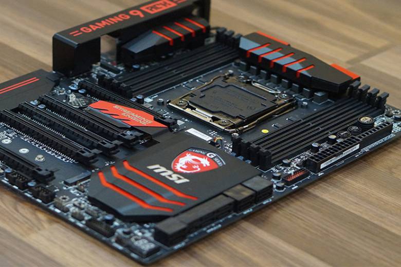 Main máy tính là gì? 