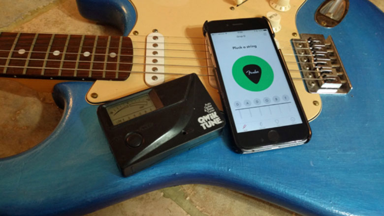 Cách chỉnh dây đàn guitar bằng điện thoại với phần mềm Fender guitar Tuner