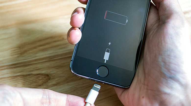 Cách bảo vệ pin điện thoại bền: Không để điện thoại cạn pin