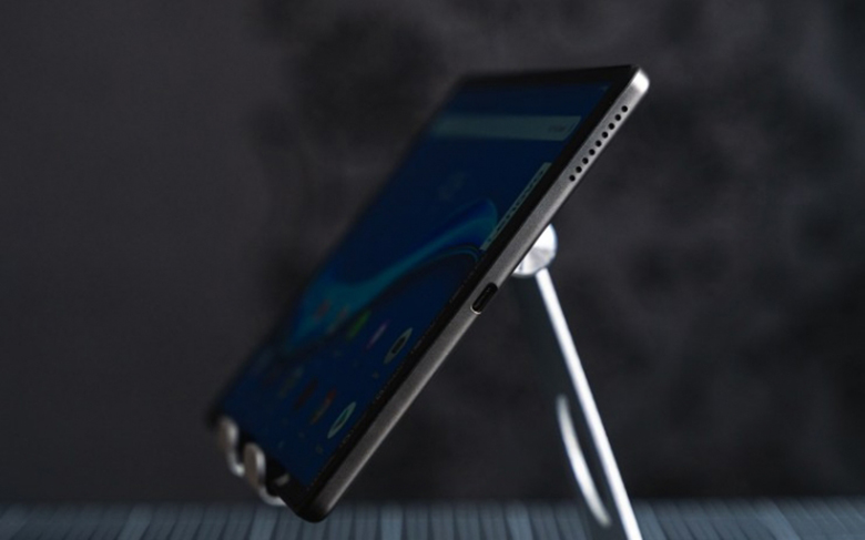 Lenovo Tablet M10 Gen 2 cổng usb c