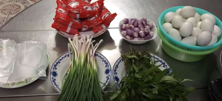 Cách nấu lẩu hột vịt lộn đơn giản nguyên liệu cần