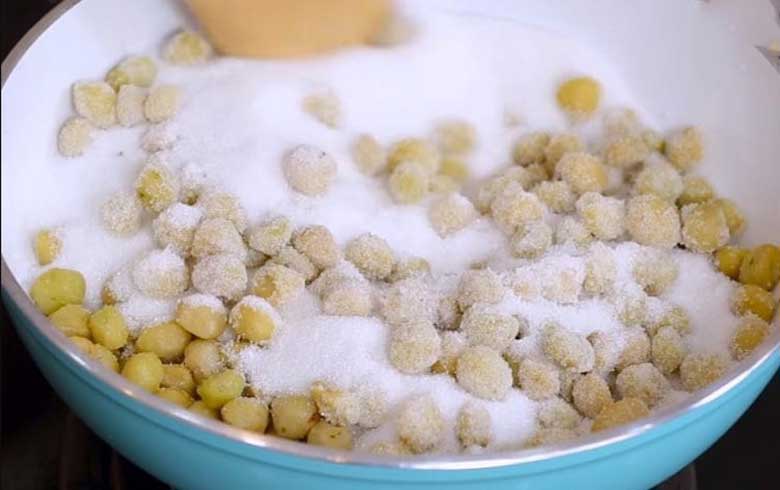 Cách làm chùm ruột ngào đường: Ướp chùm ruột