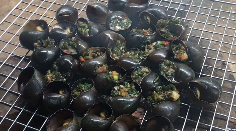 Các món ốc nướng - Ốc bươu nướng mỡ hành