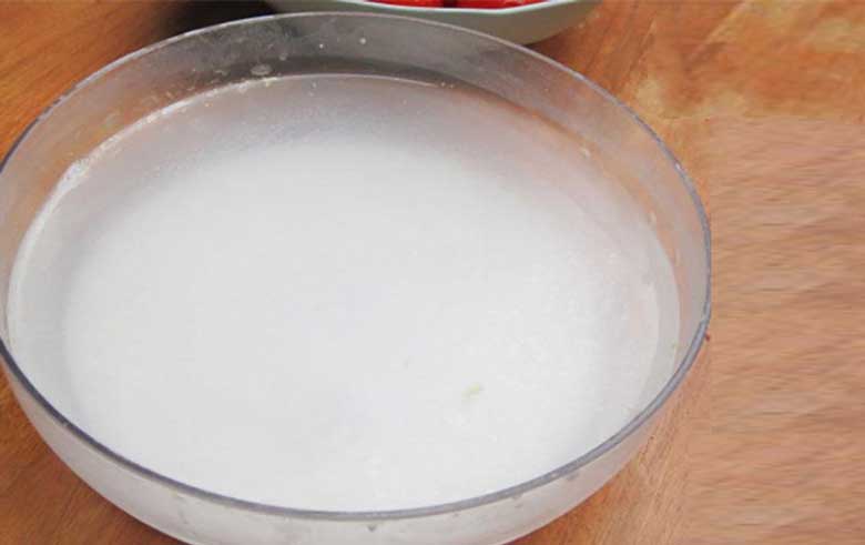 Cách làm mứt cà chua truyền thống: Pha nước vôi trong