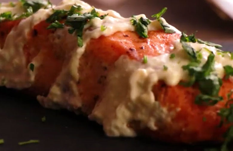 Cách làm cá hồi nướng phomai sốt kem cần thưởng thức