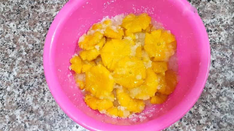 Cách làm mứt tắc rim muối ớt: Ướp tắc