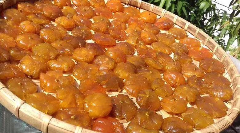 Cách làm mứt tắc dùng nước vôi trong và phèn chua: Hong khô