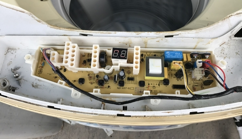 Kiểm tra và thay thế nút bấm máy giặt bị liệt