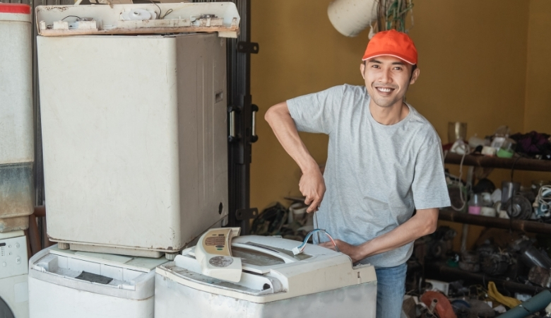 Thay thế board mạch điều khiển nút bấm máy giặt bị liệt