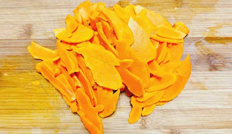 Cách làm mứt nghệ mật ong: Bước 2