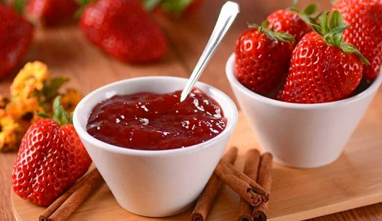 Cách làm mứt dâu tây ăn với bánh mì: Thành phẩm