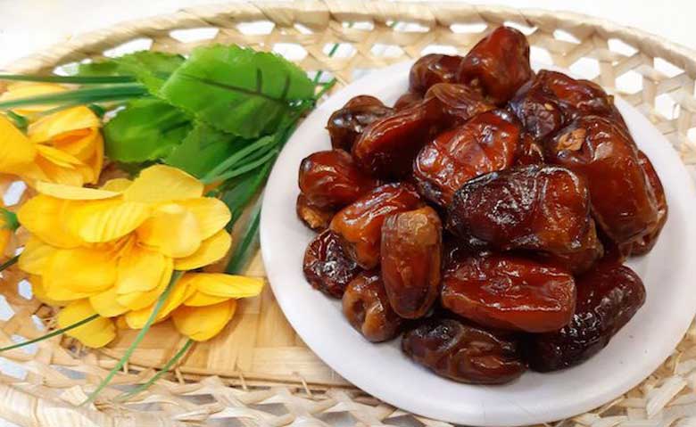 Cách làm mứt chà là: Bước 1