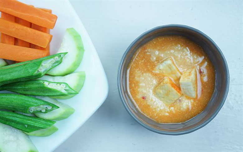 Thưởng thức cách làm chao chấm lẩu bò