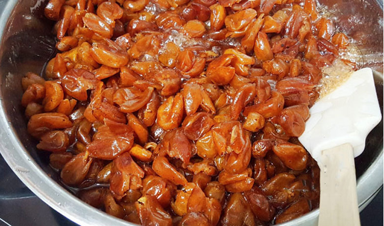 Cách làm mứt hồng bì: Sên mứt