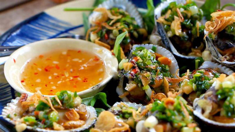 Thưởng thức món sò lông nướng mỡ hành 