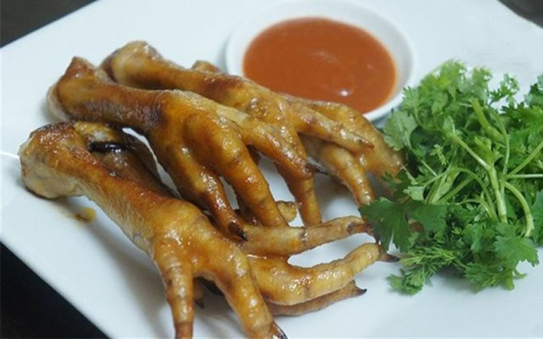 Cách làm chân gà nướng mật ong thưởng thức