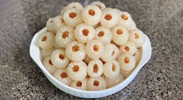 Cách làm mứt vải dẻo: Để ráo