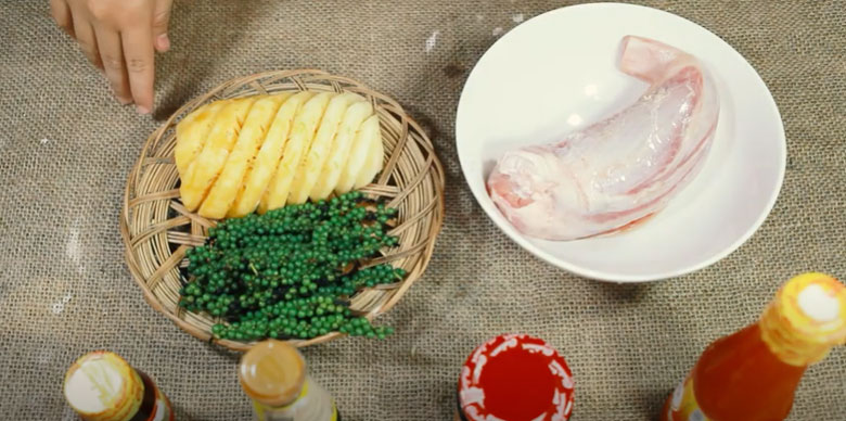 Chuẩn bị nguyên liệu bắp bò nướng