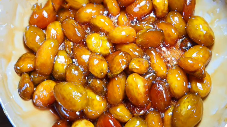 Cách làm mứt cóc chua ngọt: Sên mứt