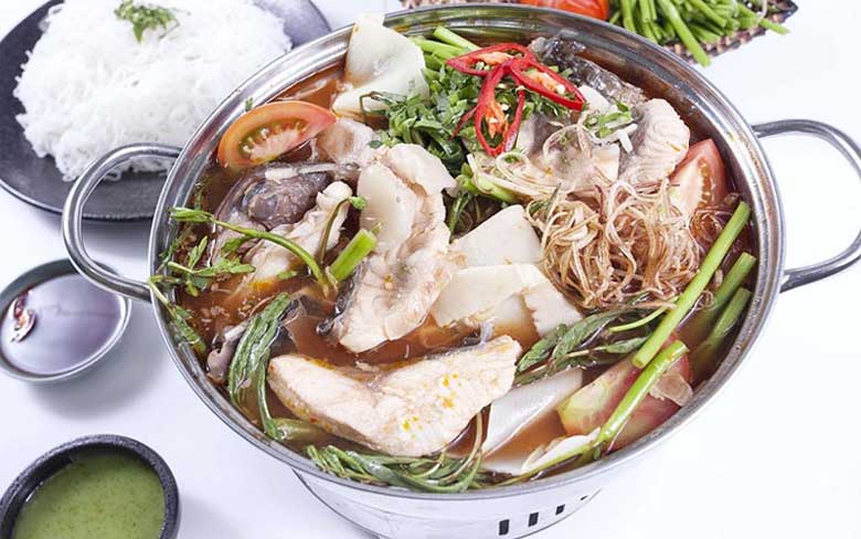 Thưởng thức lẩu cá song