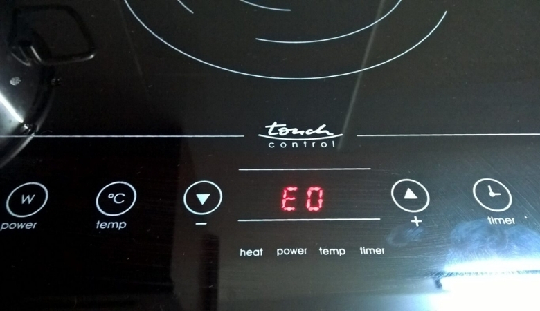 Bếp từ báo lỗi ER - E0 do sử dụng sai nồi