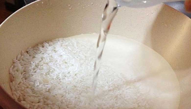 Mẹo chữa xôi bị nhão: Canh lượng nước