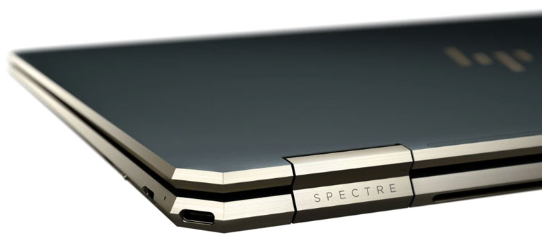 Cổng kết nối - Laptop HP Spectre x360 Convertible 13-aw2101TU 2K0B8PA