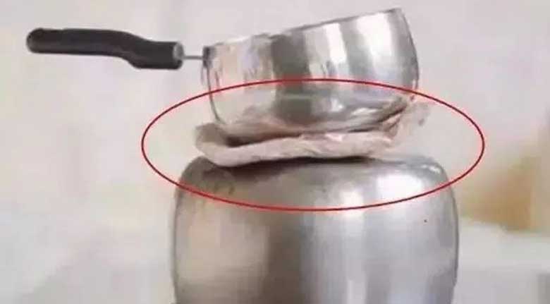 Mẹo rã đông nhanh thực phẩm bằng kim loại