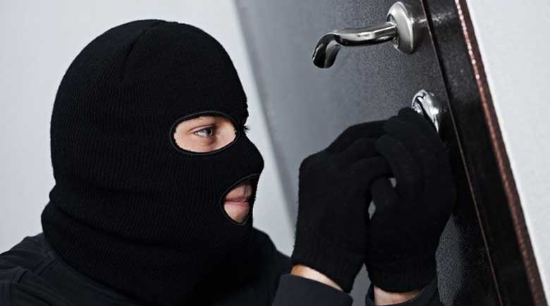 Mẹo lấy chìa khóa bị gãy trong ổ: Khóa gãy do kẻ trộm phá