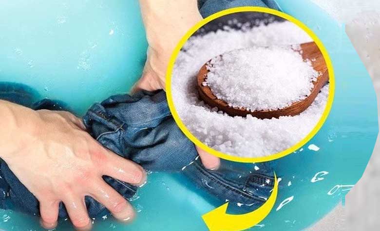 Cách giữ quần áo bền màu bằng giấm và muối ăn