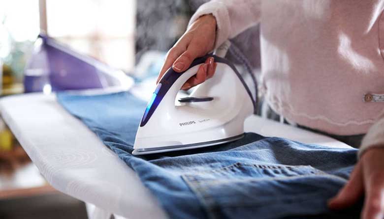 Cách làm sạch bàn ủi: Lưu ý