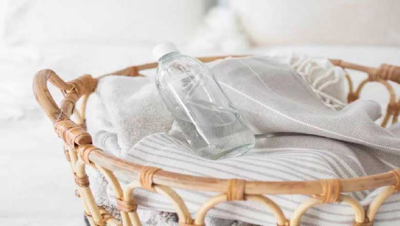 Mẹo xử lý quần áo ra màu bằng giấm