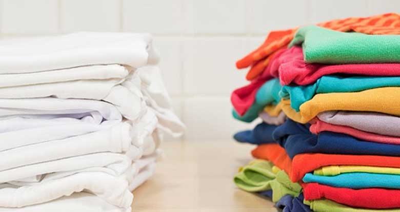 Mẹo xử lý quần áo ra màu: Phân loại quần áo