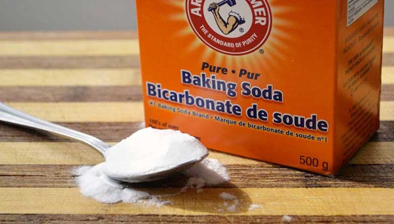 Cách tẩy vết mực trên quần áo bằng baking soda