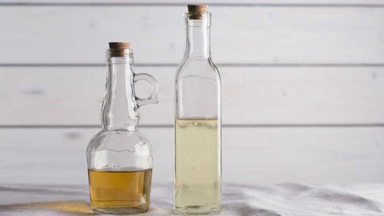 Cách tẩy trắng quần áo bằng giấm