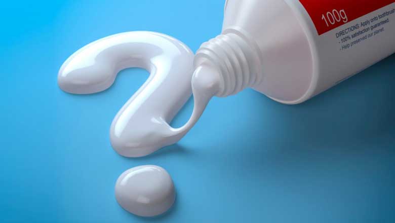 Cách tẩy trắng quần áo bằng kem đánh răng