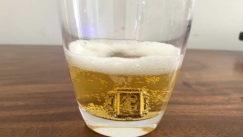 Cách làm sáng bạc tại nhà bằng bia