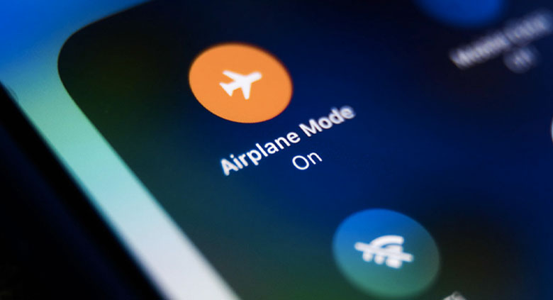 Mẹo sạc pin nhanh: Để điện thoại ở chế độ máy bay khi sạc pin 