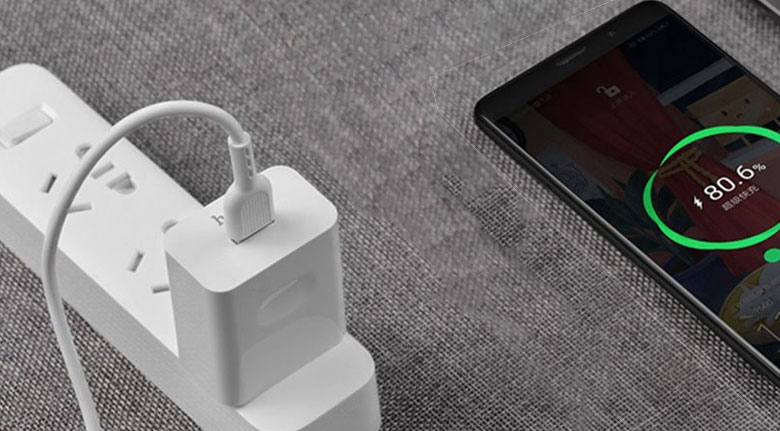 Mẹo sạc pin nhanh: Sạc pin bằng ổ cắm thay vì sạc pin bằng máy tính